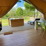 Glamping Place De La Famille אוהל מפואר Jayac